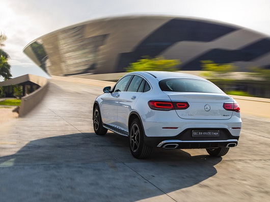mercedes-benz-glc300-4matic-coupe-03 Ngoại Thất Mercedes-Benz GLC 300 4MATIC Coupe
