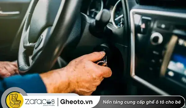 Cách Đẩy Xe Ô Tô Khi Hết Bình: Hướng Dẫn An Toàn Cho Mọi Dòng Xe
