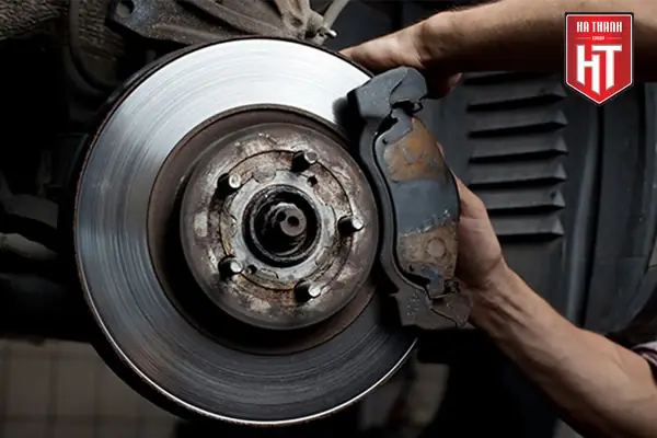 Cách Xử Lý Ô Tô Bị Bó Thắng: Nguyên Nhân & Các Bước Khắc Phục Chi Tiết Cách Xử Lý Ô Tô Bị Bó Thắng: Nguyên Nhân & Các Bước Khắc Phục Chi Tiết