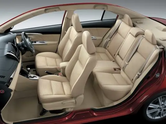 Chất Dưỡng Da Xe Ô Tô: Bí Quyết Giữ Ghế Sang Mềm Mại Vĩnh Cửu Chất Dưỡng Da Xe Ô Tô: Bí Quyết Giữ Ghế Sang Mềm Mại Vĩnh Cửu