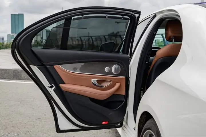 Cửa Xe Ô Tô Đóng Không Êm: Nguyên Nhân Và Cách Khắc Phục Chi Tiết Cửa Xe Ô Tô Đóng Không Êm: Nguyên Nhân Và Cách Khắc Phục Chi Tiết