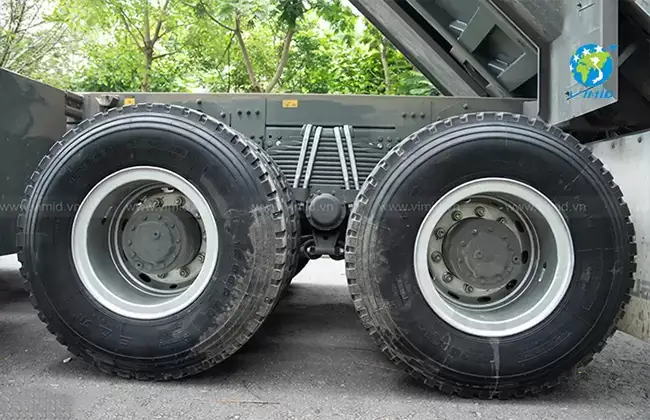 Định Mức Thay Lốp Xe Ô Tô Tải: Hướng Dẫn Toàn Diện Cho Tài Xế Định Mức Thay Lốp Xe Ô Tô Tải: Hướng Dẫn Toàn Diện Cho Tài Xế