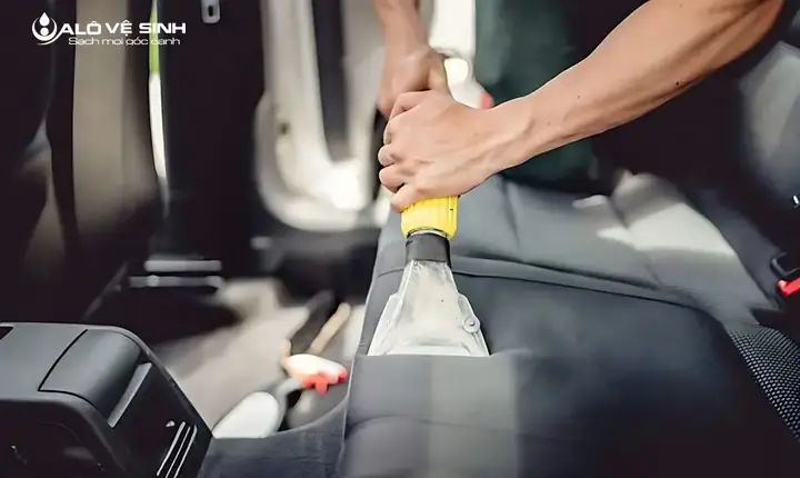 Hướng Dẫn Chi Tiết Cách Giặt Nệm Xe Ô Tô Tại Nhà