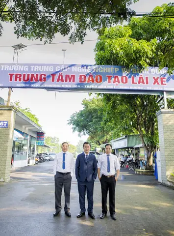 Học Lái Xe Ô Tô Tại Bình Dương: Hướng Dẫn Chi Tiết 2026 Học Lái Xe Ô Tô Tại Bình Dương: Hướng Dẫn Chi Tiết 2026