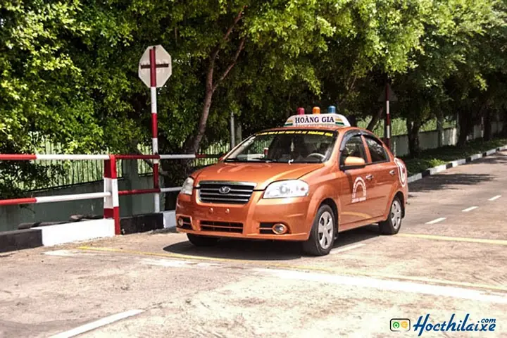 Review Khóa Học Lái Xe B1 Hoàng Gia: Học Phí, Chất Lượng Và Trải Nghiệm Thực Tế Review Khóa Học Lái Xe B1 Hoàng Gia: Học Phí, Chất Lượng Và Trải Nghiệm Thực Tế
