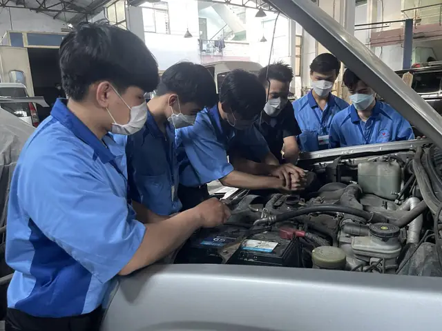 Hướng Dẫn Học Nghề Sửa Xe Ô Tô Từ Cơ Bản Đến Nâng Cao