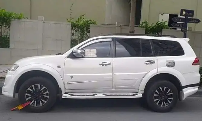 Khóa Bánh Xe Ô Tô Vi Phạm: Hậu Quả Pháp Lý & Cách Xử Lý Khi Phát Hiện Khóa Bánh Xe Ô Tô Vi Phạm: Hậu Quả Pháp Lý & Cách Xử Lý Khi Phát Hiện