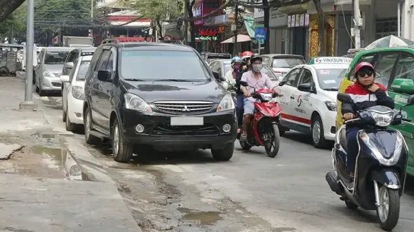 Lỗi Dừng Đỗ Xe Ô Tô Sai Quy Định 2025: Danh Sách & Mức Phạt Chi Tiết