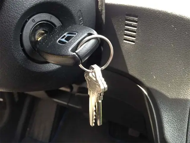 Mất Chìa Khóa Xe Ô Tô: Xử Lý Khẩn Cấp & Phòng Ngừa Hiệu Quả