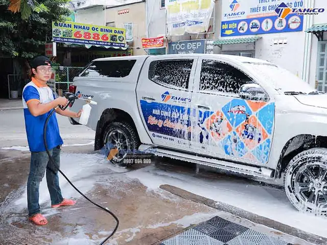 Máy Rửa Xe Ô Tô Công Nghệ Cao: So Sánh Chi Tiết 3 Phương Pháp Hiện Đại Máy Rửa Xe Ô Tô Công Nghệ Cao: So Sánh Chi Tiết 3 Phương Pháp Hiện Đại