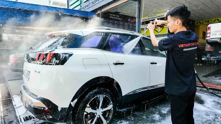 Rửa Xe Ô Tô Chuyên Nghiệp: Top 4 Quy Trình & So Sánh Chi Tiết Mọi Phương Pháp