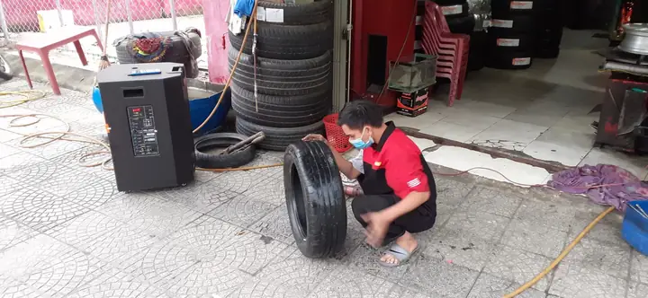 Dịch Vụ Vá Lốp Ô Tô Uy Tín Tại Đà Nẵng: Hướng Dẫn Từ Chuyên Gia