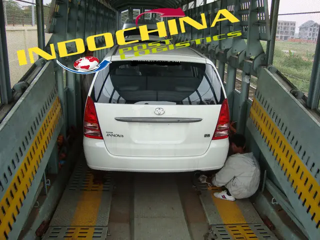 Vận Chuyển Xe Máy Bằng Ô Tô: Phân Tích Chi Tiết Ưu Nhược Điểm, Chi Phí Và So Sánh Với Các Phương Thức Khác