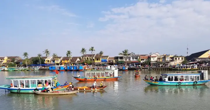 Xe Ô Tô Lao Xuống Sông: Nguyên Nhân Và Cách Phòng Tránh Xe Ô Tô Lao Xuống Sông: Nguyên Nhân Và Cách Phòng Tránh