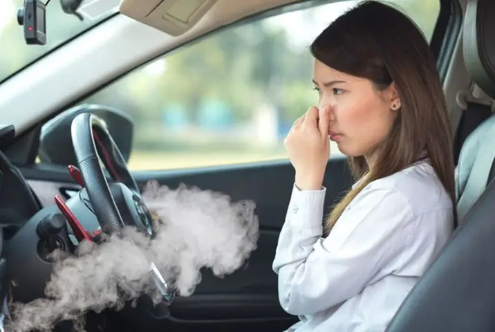 Xử Lý Mùi Hôi Xe Ô Tô: Nguyên Nhân & Giải Pháp Hiệu Quả