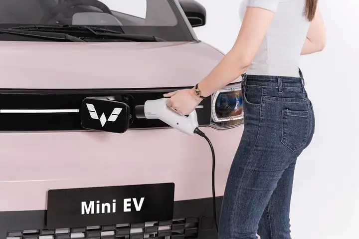 Hướng Dẫn Toàn Diện: Xe Ô Tô Điện Sạc Như Thế Nào Để An Toàn Và Tối Ưu Tuổi Thọ Pin?