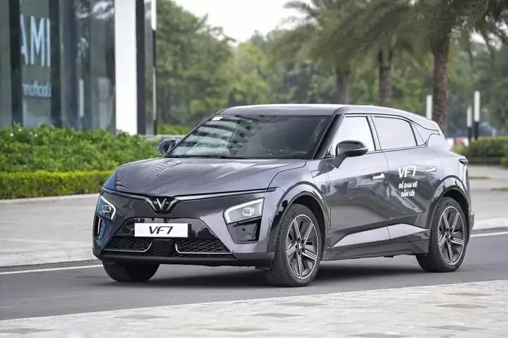 Xe Gầm Cao Hạng C Động Cơ Mạnh Nhất: Top 5 Đáng Mua Nhất