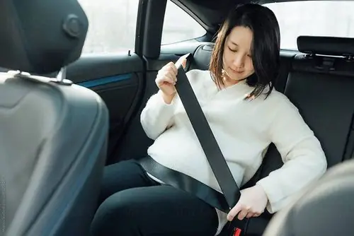 Hướng Dẫn An Toàn: Bà Bầu Đi Xe Ô Tô Đường Dài Cần Biết 7 Điều Quan Trọng