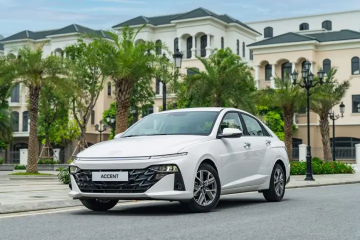 Bảng Giá Hyundai Accent 2026 Cập Nhật Mới Nhất: So Sánh Chi Tiết Từng Phiên Bản Bảng Giá Hyundai Accent 2026 Cập Nhật Mới Nhất: So Sánh Chi Tiết Từng Phiên Bản