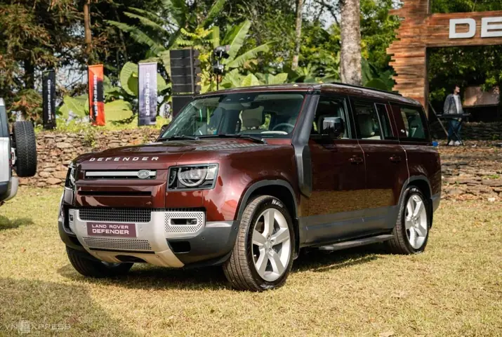 Bảng Giá Xe Land Rover Cập Nhật Tháng 6/2026: So Sánh Chi Tiết Từng Dòng Bảng Giá Xe Land Rover Cập Nhật Tháng 6/2026: So Sánh Chi Tiết Từng Dòng