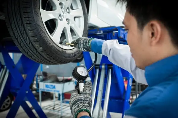 Bảo Dưỡng Lốp Xe Ô Tô Đúng Chuẩn: Hướng Dẫn Chi Tiết Từ A Đến Z