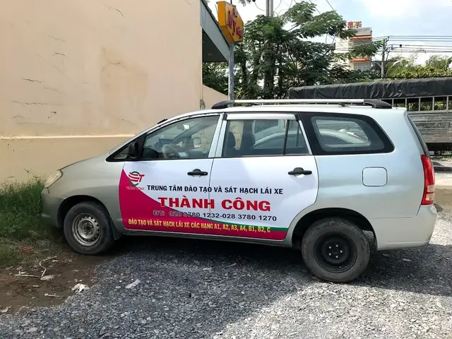 Bao Nhiêu Tuổi Được Lái Xe Ô Tô 4 Chỗ?