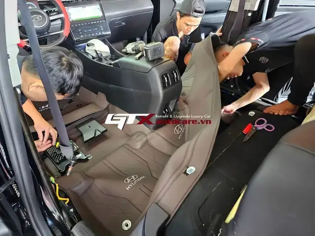 Bọc Sàn Xe Ô Tô Tại Đà Nẵng: Hướng Dẫn Hoàn Hảo Cho Chủ Xe Mercedes