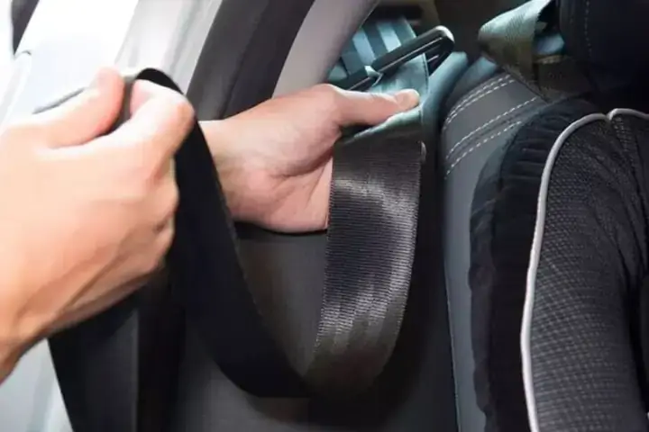 Cách Tháo Dây An Toàn Xe Ô Tô: Hướng Dẫn Chi Tiết Từ A Đến Z Cách Tháo Dây An Toàn Xe Ô Tô: Hướng Dẫn Chi Tiết Từ A Đến Z