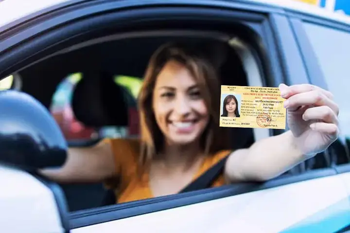 Cầm Bằng Lái Xe Ô Tô Tại Hà Nội: Quy Trình Chi Tiết Và Lưu Ý Quan Trọng