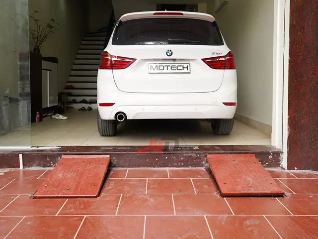 Cầu Dẫn Xe Ô Tô Vào Nhà: Đánh Giá Chi Tiết Vật Liệu & Tiêu Chuẩn