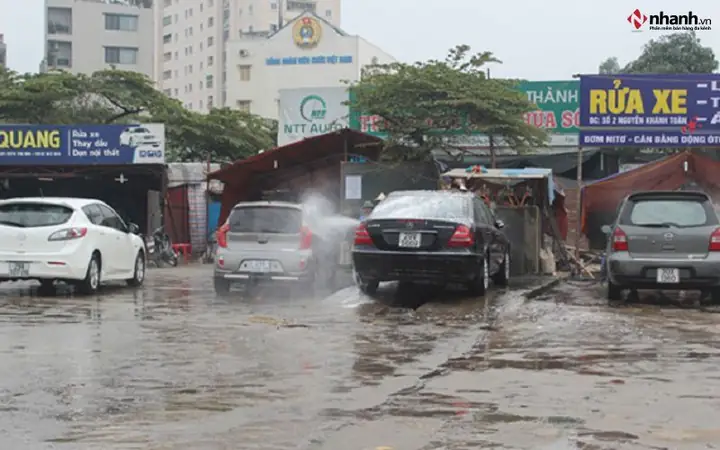 Đánh Giá Dịch Vụ Rửa Xe Ô Tô Chuyên Nghiệp: Bí Quyết Bảo Vệ Ngoại Thất Xe Mercedes