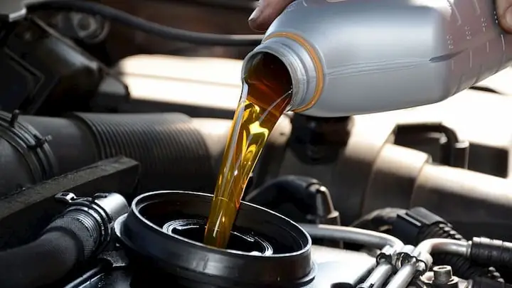 Dầu Nhớt Castrol Cho Xe Ô Tô: Đánh Giá Toàn Diện Và Lời Khuyên Dầu Nhớt Castrol Cho Xe Ô Tô: Đánh Giá Toàn Diện Và Lời Khuyên