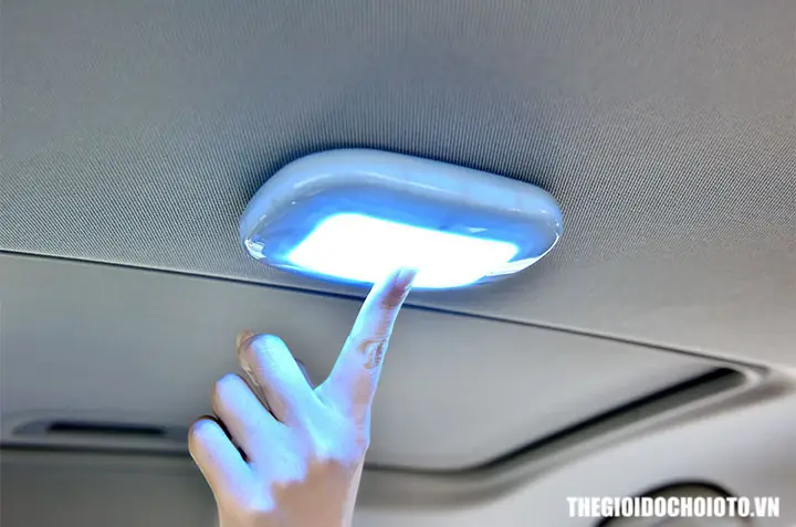 Đèn Trần Xe Ô Tô