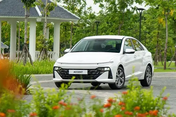 Đánh Giá Hyundai Accent 2026: Giá Niêm Yết, Trang Bị Đỉnh Cao Và So Sánh Thực Tế Đánh Giá Hyundai Accent 2026: Giá Niêm Yết, Trang Bị Đỉnh Cao Và So Sánh Thực Tế
