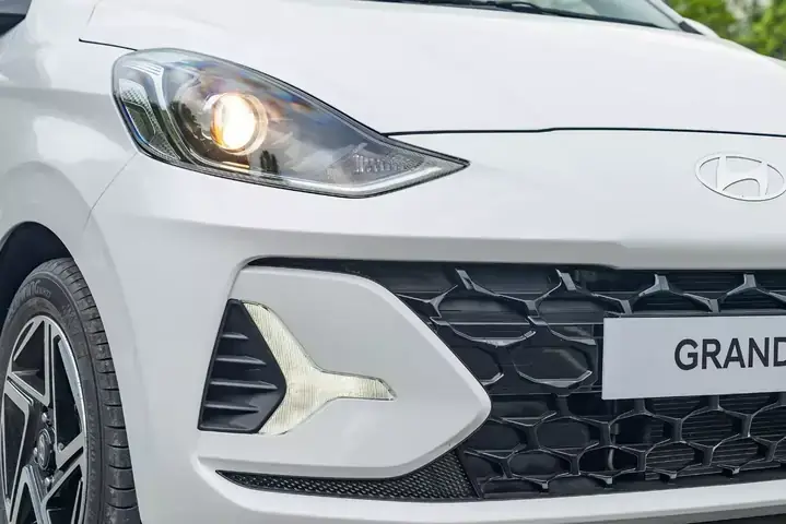 Đánh Giá Chi Tiết Grand I10 Sedan: Giá Cạnh Tranh, Ưu Điểm & Nhược Điểm Đánh Giá Chi Tiết Grand I10 Sedan: Giá Cạnh Tranh, Ưu Điểm & Nhược Điểm