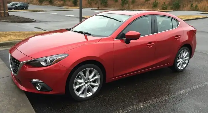 Đánh Giá Mazda 3: Bảng Giá Chi Tiết, Phiên Bản Và Lời Khuyên Mua Xe