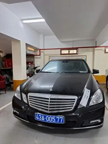 Đánh Giá Chi Tiết Xe Mercedes E300: Phân Tích Giá Trị, Ưu Nhược Điểm Và Góc Nhìn Thực Tế Đánh Giá Chi Tiết Xe Mercedes E300: Phân Tích Giá Trị, Ưu Nhược Điểm Và Góc Nhìn Thực Tế