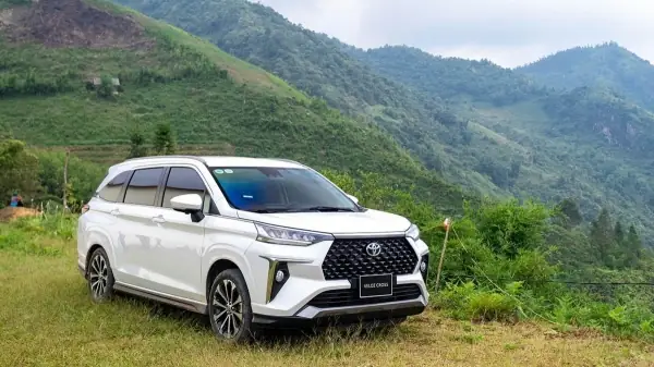 Giá Xe Toyota Tháng 8/2025: Phân Tích Chi Tiết Ưu Đãi Giảm Phí Trước Bạ Đến 100%