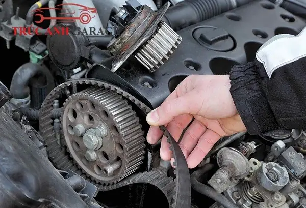 Khi Nào Cần Thay Dây Curoa Xe Ô Tô? Dấu Hiệu & Lịch Bảo Dưỡng Chuẩn Khi Nào Cần Thay Dây Curoa Xe Ô Tô? Dấu Hiệu & Lịch Bảo Dưỡng Chuẩn