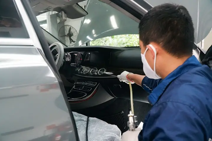 Hướng Dẫn Khử Trùng Xe Ô Tô Đúng Cách: Bảo Vệ Sức Khỏe Và Xe Hướng Dẫn Khử Trùng Xe Ô Tô Đúng Cách: Bảo Vệ Sức Khỏe Và Xe