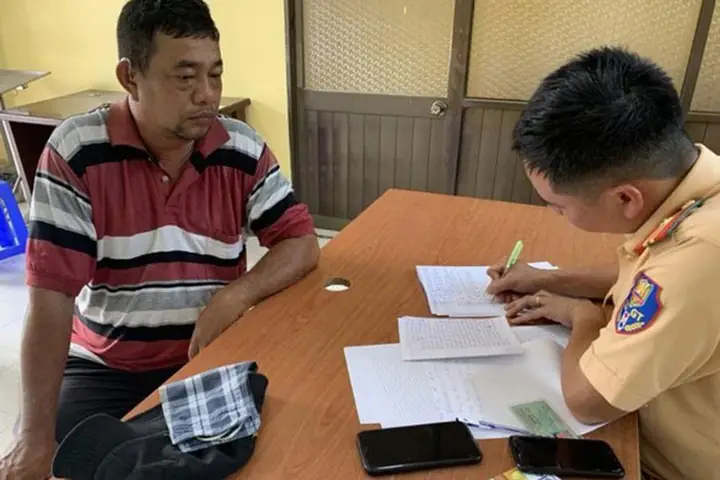 Lái Xe Ô Tô Người Điếc