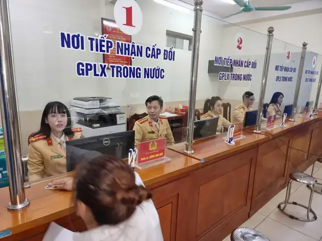 Làm Lại Bằng Lái Xe Ô Tô Ở Hà Nội: Hướng Dẫn Toàn Diện Từ A Đến Z