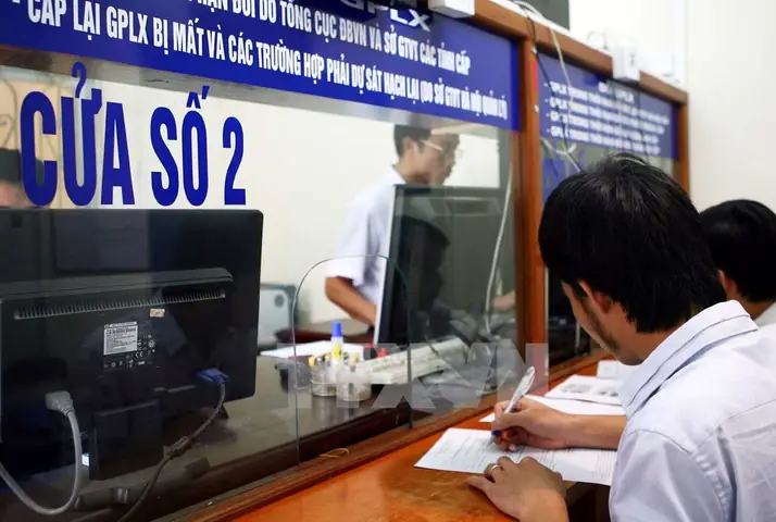 Lệ Phí Thi Bằng Lái Xe Ô Tô: Bảng Giá Chi Tiết Hạng B, C Và Mẹo Tiết Kiệm Lệ Phí Thi Bằng Lái Xe Ô Tô: Bảng Giá Chi Tiết Hạng B, C Và Mẹo Tiết Kiệm