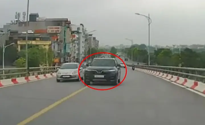 Lỗi Không Đi Lên Cầu Vượt Xe Ô Tô