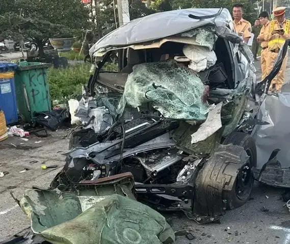 Long Đền Xe Ô Tô