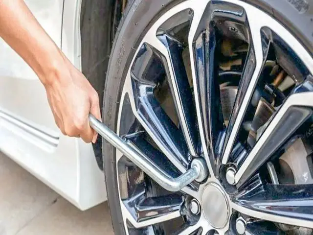 Lưu Ý Khi Thay Lốp Xe Ô Tô: Hướng Dẫn Toàn Tập Cho Tài Xế Lưu Ý Khi Thay Lốp Xe Ô Tô: Hướng Dẫn Toàn Tập Cho Tài Xế