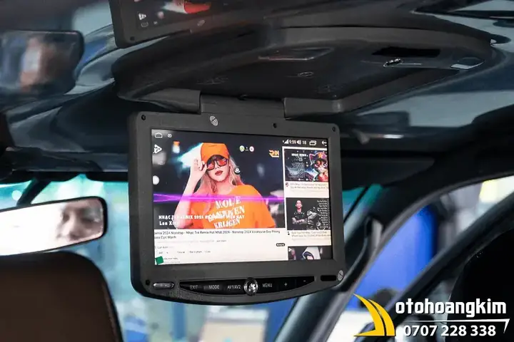 Màn Hình Lắp Trên Xe Ô Tô 17 Inch