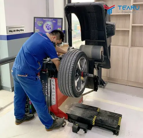 Máy Cân Bằng Lốp Xe Ô Tô Gia Máy Cân Bằng Lốp Xe Ô Tô Gia