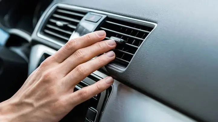 Cách Sử Dụng Máy Lạnh Ô Tô Đúng Cách: Tiết Kiệm Nhiên Liệu & Bảo Dưỡng Cách Sử Dụng Máy Lạnh Ô Tô Đúng Cách: Tiết Kiệm Nhiên Liệu & Bảo Dưỡng