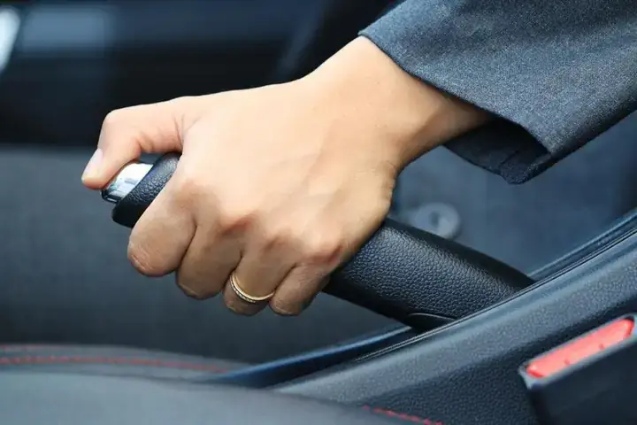 Kỹ Thuật Lái Xe Ô Tô: Hướng Dẫn Toàn Tập Từ A Đến Z Kỹ Thuật Lái Xe Ô Tô: Hướng Dẫn Toàn Tập Từ A Đến Z